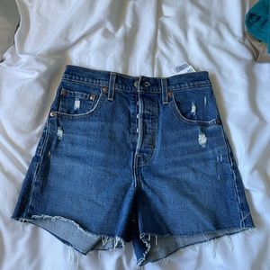 LEVI ribcage shorts, dark wash